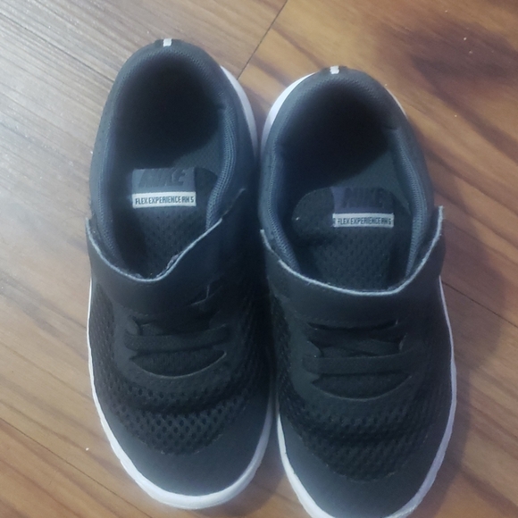 Nike - Picture 5 of 5